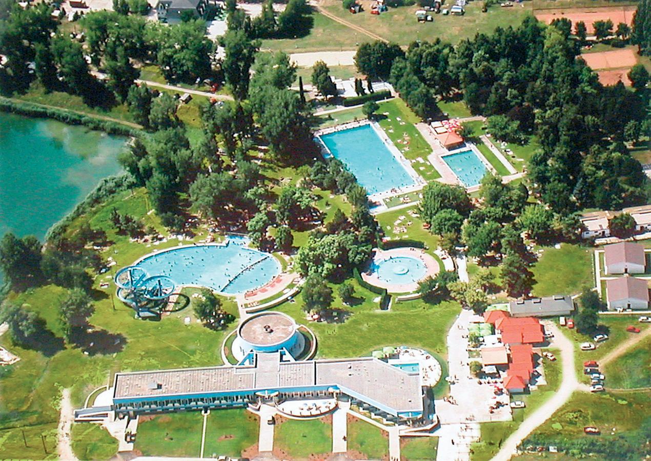 Hotel Therma Dunajská Streda Buitenkant foto