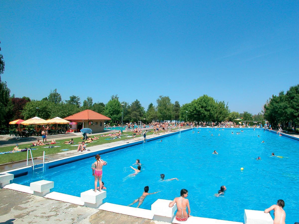 Hotel Therma Dunajská Streda Buitenkant foto