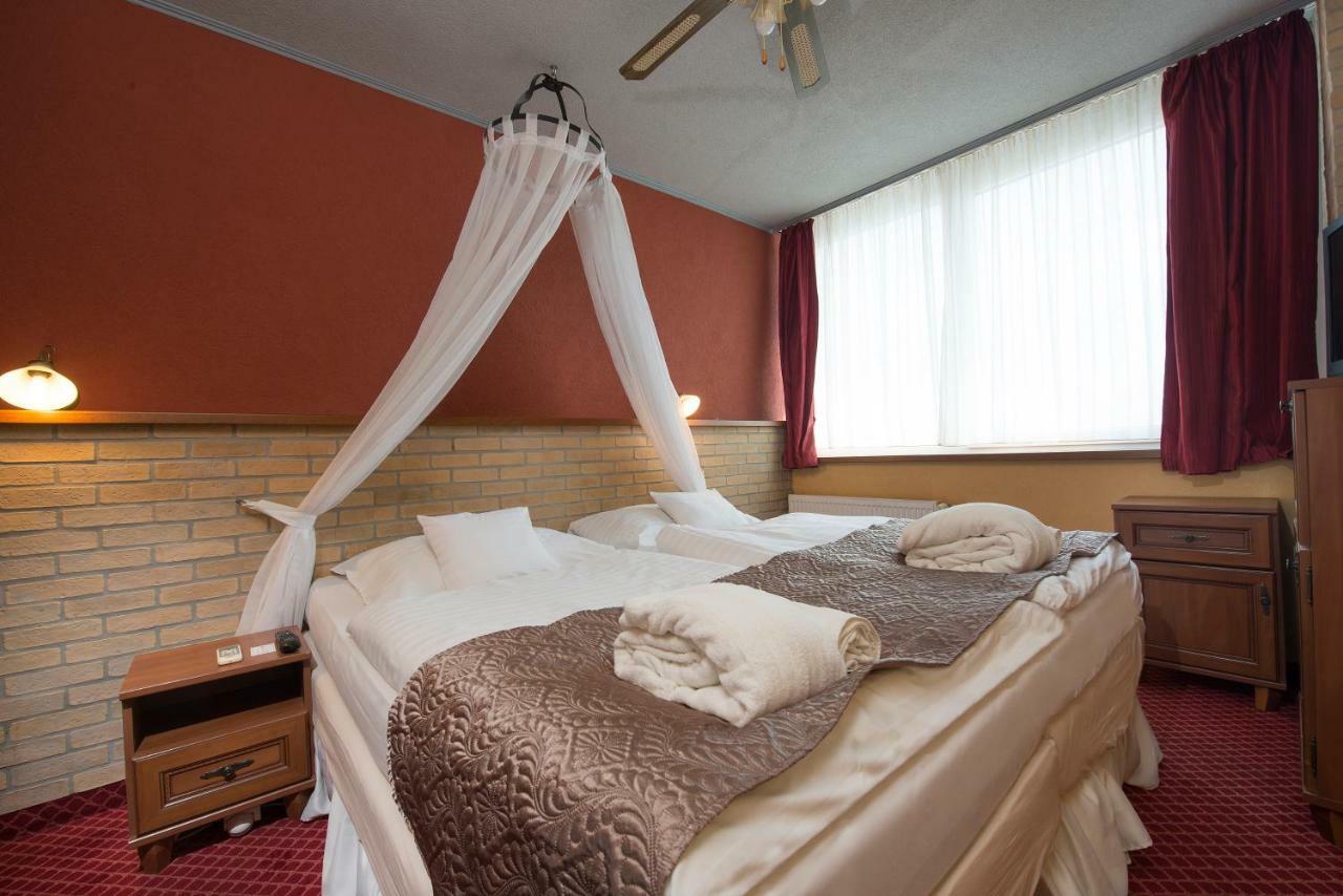 Hotel Therma Dunajská Streda Buitenkant foto